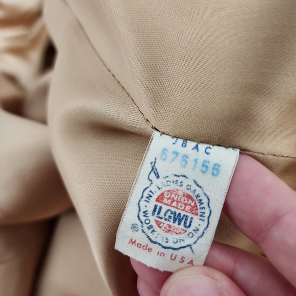 1960s Vintage Jackie Stuart Junior Fur Collar Tan Belted Wool Trench Coat - Picture 7 of 15